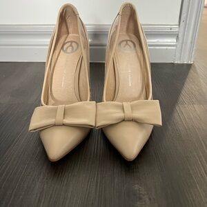 Elegant Wishbone Nude Heels with Bow